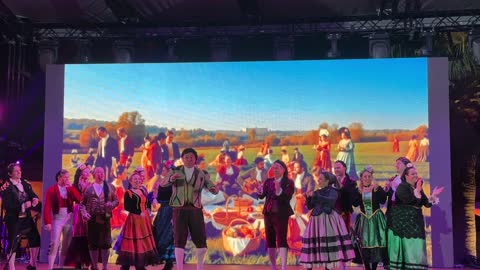 عرض رقص شعبي اسباني فى فعالية الحي الإسباني في مركز الملك عبدالعزيز الثقافي العالمي "إثراء" بمدينة الظهران في المنطقة الشرقية، المملكة العربية السعودية، يوم 12 من يناير 2026، تجربة ثقافية وترفيهية متكاملة مستوحاة من الطابع الإسباني، رقصات فلامنكو وفعاليات تفاعلية، أجواء احتفالية نابضة بالحياة