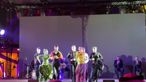 تجربة ثقافية وترفيهية متكاملة مستوحاة من الطابع الإسباني،عرض رقص شعبي اسباني فى فعالية الحي الإسباني في مركز الملك عبدالعزيز الثقافي العالمي "إثراء" بمدينة الظهران في المنطقة الشرقية، المملكة العربية السعودية، يوم 12 من يناير 2026،  رقصات فلامنكو وفعاليات تفاعلية، أجواء احتفالية نابضة بالحياة