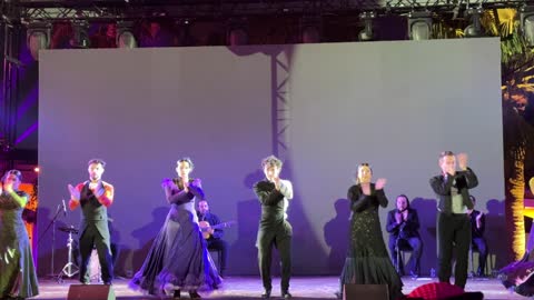 رقصة السيفيانا فى فعالية الحي الإسباني في مركز الملك عبدالعزيز الثقافي العالمي "إثراء" بمدينة الظهران في المنطقة الشرقية، المملكة العربية السعودية، يوم 12 من يناير 2026، تجربة ثقافية وترفيهية متكاملة مستوحاة من الطابع الإسباني، رقصات فلامنكو وفعاليات تفاعلية، أجواء احتفالية نابضة بالحياة