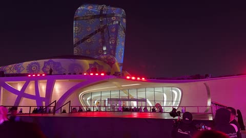 تجمع الزوار  فى فعالية الحي الإسباني في مركز الملك عبدالعزيز الثقافي العالمي "إثراء" بمدينة الظهران في المنطقة الشرقية، المملكة العربية السعودية، يوم 13  من يناير 2026،  أجواء احتفالية نابضة بالحياة،  تجربة ثقافية وترفيهية متكاملة مستوحاة من الطابع الإسباني، رقصات فلامنكو وفعاليات تفاعلية