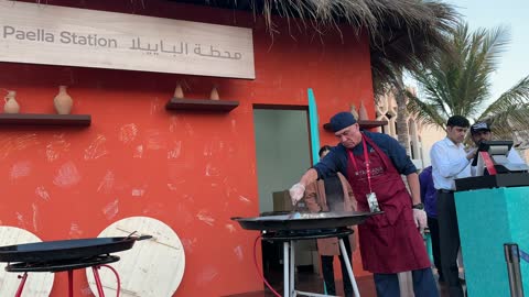 مطاعم ومقاهي للمأكولات الإسبانية، فعالية الحي الإسباني في مركز الملك عبدالعزيز الثقافي العالمي "إثراء" بمدينة الظهران في المنطقة الشرقية، المملكة العربية السعودية، يوم 13  من يناير 2026،  أجواء احتفالية نابضة بالحياة،  تجربة ثقافية وترفيهية متكاملة مستوحاة من الطابع الإسباني، رقصات فلامنكو وفعاليات تفاعلية