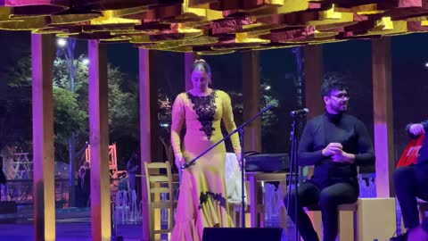 عروض مسرحية فنية  فى فعالية الحي الإسباني في مركز الملك عبدالعزيز الثقافي العالمي "إثراء" بمدينة الظهران في المنطقة الشرقية، المملكة العربية السعودية، يوم 13  من يناير 2026،  أجواء احتفالية نابضة بالحياة، مطاعم ومقاهي للمأكولات الإسبانية، تجربة ثقافية وترفيهية ، رقصات فلامنكو وفعاليات تفاعلية