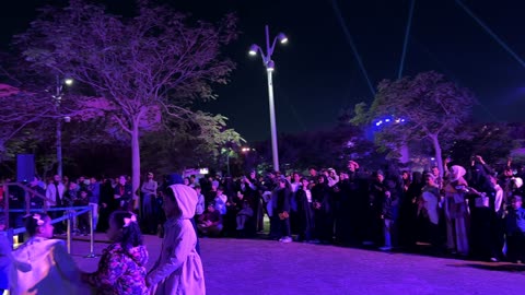 عروض مسرحية فنية  فى فعالية الحي الإسباني في مركز الملك عبدالعزيز الثقافي العالمي "إثراء" بمدينة الظهران في المنطقة الشرقية، المملكة العربية السعودية، يوم 13  من يناير 2026،  أجواء احتفالية نابضة بالحياة، مطاعم ومقاهي للمأكولات الإسبانية، تجربة ثقافية وترفيهية ، رقصات فلامنكو وفعاليات تفاعلية