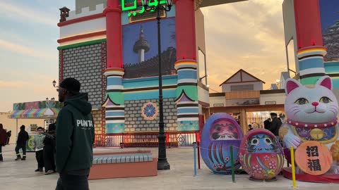 بوابة الجناح المشترك لكوريا واليابان، رافدا للتنمية الاقتصادية والفرص الوظيفية، المدينة العالمية في المنطقة الشرقية مرحلتها الأولى في 29 ديسمبر 2025 في المملكة العربية السعودية، مسرح للفعاليات الكبرى، 16 دولة تعرض ثقافاتها ومنتجاتها ضمن الفعالية