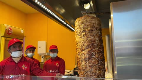 مطعم شاورما سيخ شاورما دجاج، رافدا للتنمية الاقتصادية والفرص الوظيفية، المدينة العالمية في المنطقة الشرقية مرحلتها الأولى في 29 ديسمبر 2025 في المملكة العربية السعودية، مسرح للفعاليات الكبرى، 16 دولة تعرض ثقافاتها ومنتجاتها ضمن الفعالية