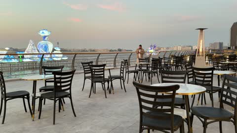 كراسي وطاولات للاستراحة، 16 دولة تعرض ثقافاتها ومنتجاتها ضمن الفعالية، المدينة العالمية في المنطقة الشرقية مرحلتها الأولى في 29 ديسمبر 2025 في المملكة العربية السعودية، مسرح للفعاليات الكبرى، رافداً للتنمية الاقتصادية والفرص الوظيفية