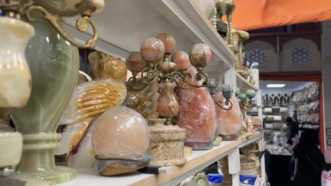 مجموعة التماثيل والشطرنج المصنوعة من الرخامية ، 16 دولة تعرض ثقافاتها ومنتجاتها ضمن الفعالية، المدينة العالمية في المنطقة الشرقية مرحلتها الأولى في 29 ديسمبر 2025 في المملكة العربية السعودية، مسرح للفعاليات الكبرى، رافداً للتنمية الاقتصادية والفرص الوظيفية