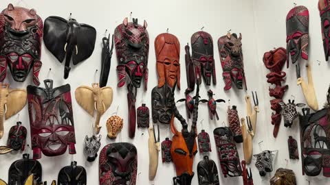 الأقنعة الأفريقية المنحوتة يدويا، رافدا للتنمية الاقتصادية والفرص الوظيفية، المدينة العالمية في المنطقة الشرقية مرحلتها الأولى في 29 ديسمبر 2025 في المملكة العربية السعودية، مسرح للفعاليات الكبرى، 16 دولة تعرض ثقافاتها ومنتجاتها ضمن الفعالية