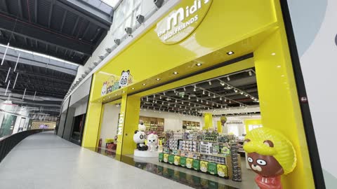 متجر ذا ميدي فى منطقة اليو ووك فى مدينة جدة، المملكة العربية السعودية، يوم 15 من فبراير 2024  ، مطاعم ومقاهي عالمية ومحلية، فعاليات موسمية وأنشطة ترفيهية، وجهة حضرية متكاملة للمشي والترفيه والتسوق ، أجواء عائلية وشبابية نابضة بالحياة.