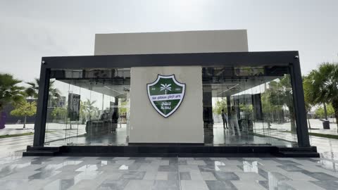 متجر النادي الأهلي السعودي فى منطقة اليو ووك فى مدينة جدة، المملكة العربية السعودية، يوم 15 من فبراير 2024  ، مطاعم ومقاهي عالمية ومحلية، فعاليات موسمية وأنشطة ترفيهية، وجهة حضرية متكاملة للمشي والترفيه والتسوق ، أجواء عائلية وشبابية نابضة بالحياة.