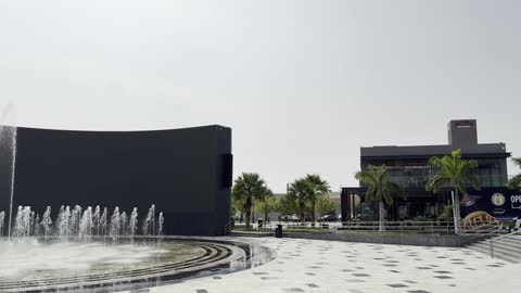 تصوير مقرب لنافورة مياة فى منطقة اليو ووك فى مدينة جدة، المملكة العربية السعودية، يوم 15 من فبراير 2024 ، وجهة حضرية متكاملة للمشي والترفيه والتسوق ،مطاعم ومقاهي عالمية ومحلية، فعاليات موسمية وأنشطة ترفيهية،أجواء عائلية وشبابية نابضة بالحياة.