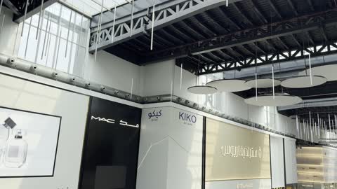 علامة تجارية فى منطقة اليو ووك فى مدينة جدة، المملكة العربية السعودية، يوم 15 من فبراير 2024 ،مطاعم ومقاهي عالمية ومحلية، وجهة حضرية متكاملة للمشي والترفيه والتسوق، فعاليات موسمية وأنشطة ترفيهية،أجواء عائلية وشبابية نابضة بالحياة.