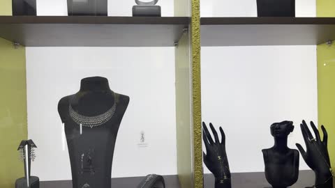 أحدث صيحات المشغولات الذهبية والأحجار الكريمة فى  معرض الذهب والمجوهرات بمدينة جدة، المملكة العربية السعودية، يوم 12  من يناير 2026 ، فعالية تجارية متخصصة تجمع أبرز دور الذهب والمجوهرات، مشاركة علامات تجارية محلية وعالمية، أجواء راقية وتجربة تسوق مميزة لعشاق الفخامة.