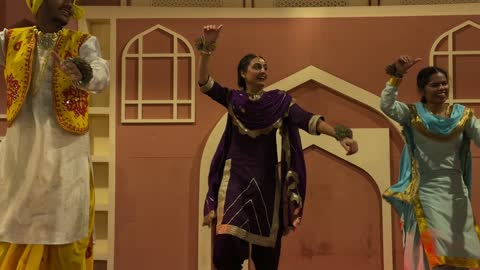 عروض فنية وشعبية  فى القرية العالمية فى المنطقة الشرقية، المملكة العربية السعودية، يوم 29 من ديسمبر 2025 ، علامات تجارية محلية وعالمية ، أنشطة عائلية وتجارب تفاعلية، فعالية ثقافية وترفيهية متكاملة،  مطاعم ومقاهي متعددة ،  التنوع الثقافي والترفيه