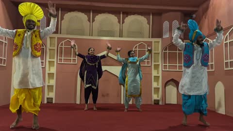 Artistic and popular performances at the Global Village in the Eastern Province, Kingdom of Saudi Arabia, on December 29, 2025, featuring local and international brands, family activities and interactive experiences, a comprehensive cultural and entertainment event, various restaurants and cafes, cultural and entertainment diversity.