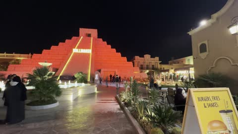 مكان ترفيهي عائلي، بوليفارد الرياض في شمال الرياض في المملكة العربية السعودية، وجهة ترفيهية ضخمة، تجربة تجمع بين التسوق والترفيه والمأكولات العالمية والمحلية، من11 أكتوبر 2025 حتى 2 مايو 2026