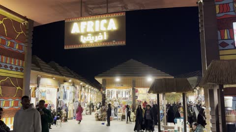 جناح افريقيا في بوليفارد الرياض في شمال الرياض في المملكة العربية السعودية، مكان ترفيهي عائلي، وجهة ترفيهية ضخمة، تجربة تجمع بين التسوق والترفيه والمأكولات العالمية والمحلية، من11 أكتوبر 2025 حتى 2 مايو 2026