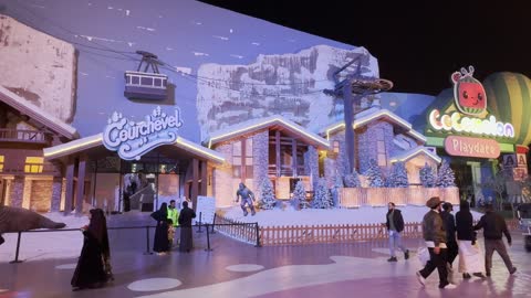 بوليفارد الرياض في شمال الرياض في المملكة العربية السعودية، مكان ترفيهي عائلي، وجهة ترفيهية ضخمة، تجربة تجمع بين التسوق والترفيه والمأكولات العالمية والمحلية، من11 أكتوبر 2025 حتى 2 مايو 2026