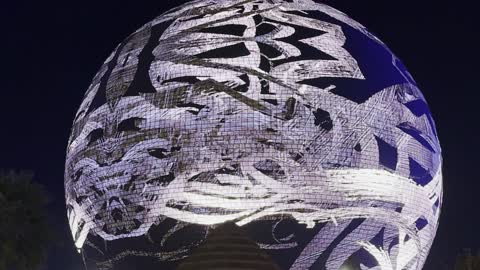 اكبر كرة ضوئية في بوليفارد الرياض في شمال الرياض في المملكة العربية السعودية، مكان ترفيهي عائلي، وجهة ترفيهية ضخمة، تجربة تجمع بين التسوق والترفيه والمأكولات العالمية والمحلية، من11 أكتوبر 2025 حتى 2 مايو 2026