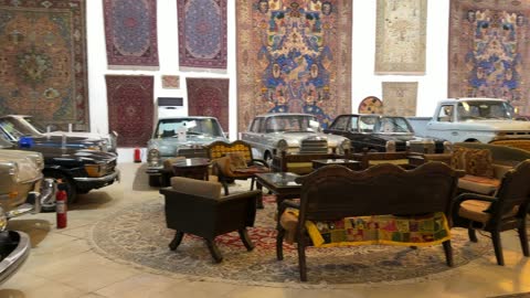 معلم تراثي وثقافي يعرض تاريخ الأزياء والحلي التقليدية، مقتنيات نادرة من الملابس الشعبية والمجوهرات، متحف الفوة والجوهرة في المنطقة الشرقية، المملكة العربية السعودية، توثيق للحرف اليدوية والهوية السعودية، تجربة ثقافية تعليمية، أجواء تراثية تعكس أصالة الماضي.