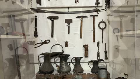 Documentation of handicrafts and Saudi identity, a heritage and cultural landmark showcasing the history of traditional clothing and jewelry, rare collections of folk costumes and jewelry, Al-Fawwa and Al-Jawhara Museum in the Eastern Province, Kingdom of Saudi Arabia, a cultural educational experience, an atmosphere of heritage reflecting the authenticity of the past.