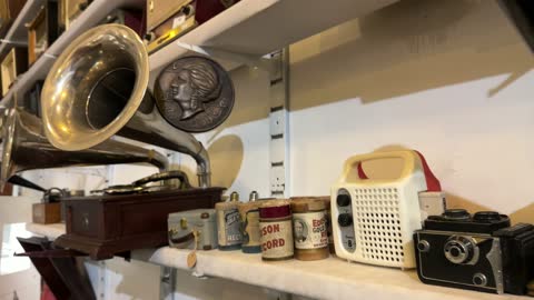 توثيق للحرف اليدوية والهوية السعودية،  معلم تراثي وثقافي يعرض تاريخ الأزياء والحلي التقليدية، مقتنيات نادرة من الملابس الشعبية والمجوهرات، متحف الفوة والجوهرة في المنطقة الشرقية، المملكة العربية السعودية،تجربة ثقافية تعليمية، أجواء تراثية تعكس أصالة الماضي.