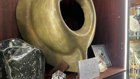 مقتنيات نادرة  في متحف الفوة والجوهرة في المنطقة الشرقية، المملكة العربية السعودية،تجربة ثقافية تعليمية،  توثيق للحرف اليدوية والهوية السعودية،  معلم تراثي وثقافي يعرض تاريخ الأزياء والحلي التقليدية،أجواء تراثية تعكس أصالة الماضي.