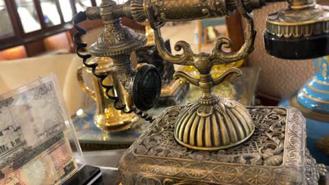 مقتنيات نادرة  في متحف الفوة والجوهرة في المنطقة الشرقية، المملكة العربية السعودية،تجربة ثقافية تعليمية،  توثيق للحرف اليدوية والهوية السعودية،  معلم تراثي وثقافي يعرض تاريخ الأزياء والحلي التقليدية،أجواء تراثية تعكس أصالة الماضي.