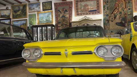 قسم السيارات الكلاسيكية النادرة  في متحف الفوة والجوهرة في المنطقة الشرقية، المملكة العربية السعودية،تجربة ثقافية تعليمية،  توثيق للحرف اليدوية والهوية السعودية،  معلم تراثي وثقافي يعرض تاريخ الأزياء والحلي التقليدية،أجواء تراثية تعكس أصالة الماضي.