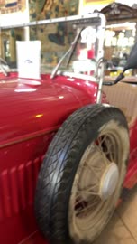 قسم السيارات الكلاسيكية النادرة  في متحف الفوة والجوهرة في المنطقة الشرقية، المملكة العربية السعودية،تجربة ثقافية تعليمية،  توثيق للحرف اليدوية والهوية السعودية،  معلم تراثي وثقافي يعرض تاريخ الأزياء والحلي التقليدية،أجواء تراثية تعكس أصالة الماضي.