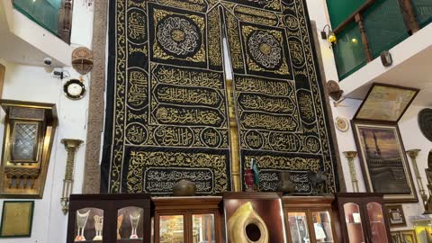 أجواء تراثية تعكس أصالة الماضي في متحف الفوة والجوهرة في المنطقة الشرقية، المملكة العربية السعودية،تجربة ثقافية تعليمية،  توثيق للحرف اليدوية والهوية السعودية، مقتنيات نادرة، معلم تراثي وثقافي يعرض تاريخ الأزياء والحلي التقليدية.