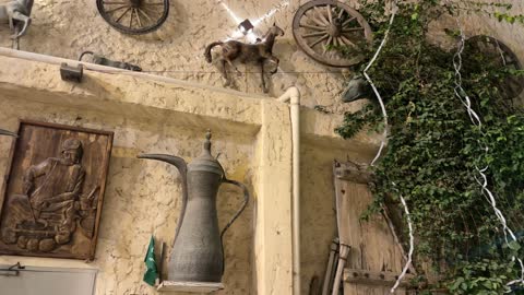 أجواء تراثية تعكس أصالة الماضي في متحف الفوة والجوهرة في المنطقة الشرقية، المملكة العربية السعودية،تجربة ثقافية تعليمية،  توثيق للحرف اليدوية والهوية السعودية، مقتنيات نادرة، معلم تراثي وثقافي يعرض تاريخ الأزياء والحلي التقليدية.