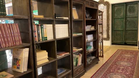 توثيق الهوية السعودية في متحف الفلوة والجوهرة في المنطقة الشرقية، المملكة العربية السعودية، مقتنيات نادرة،  أجواء تراثية تعكس أصالة الماضي ، وجهة تعليمية وسياحية مميزة ، معلم تراثي وثقافي يعرض تاريخ الأزياء والحلي التقليدية.