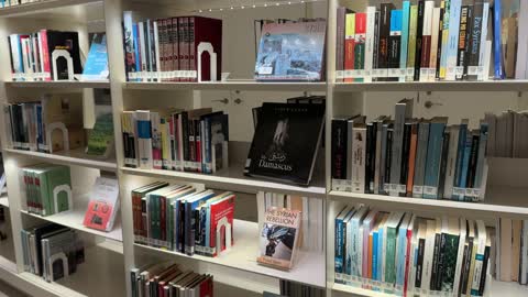 منارة للثقافة والفكر، مكتبة اثراء في مدينة الظهران في المملكة العربية السعودية، مركز الملك عبدالعزيز الثقافي العالمي، معالم ثقافية مشهورة، الفن الهندسي المعماري، معارض ومكتبات، السياحة في السعودية