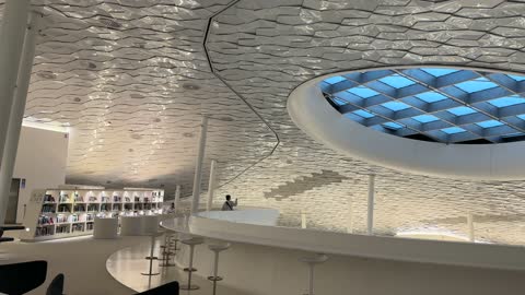 معلم ثقافي مشهور، الفن الهندسي المعماري ، مكتبة اثراء في مدينة الظهران بالمنطقة الشرقية في المملكة العربية السعودية، مركز الملك عبدالعزيز الثقافي العالمي،  منارة للثقافة والفكر،  معارض ومكتبات، السياحة في السعودية