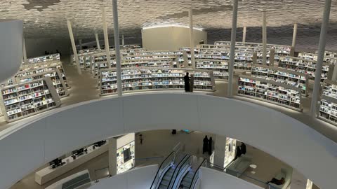 تصميم معماري حديث لمكتبة اثراء في مدينة الظهران بالمنطقة الشرقية في المملكة العربية السعودية، مركز الملك عبدالعزيز الثقافي العالمي،  منارة للثقافة والفكر، ، معالم ثقافية مشهورة،  معارض ومكتبات، السياحة في السعودية