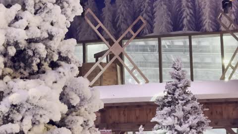 أجواء فاخرة تجمع الترفيه والاستجمام في تجربة كورشيفل فى منطقة بوليفارد وورلد بالرياض، المملكة العربية السعودية يوم 25 من نوفمبر 2025، فعالية ترفيهية شتوية مستوحاة من أجواء منتجعات التزلج الأوروبية، ديكور ثلجي ومشهد جبلي، مطاعم ومقاهي بطابع شتوي، أنشطة تفاعلية ممتعه