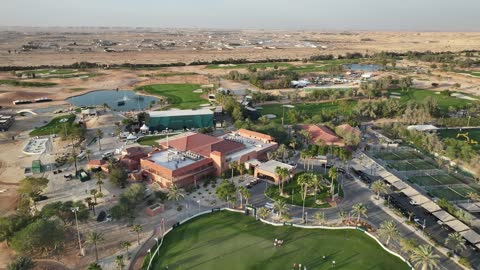 النادي الدولي للجولف في الرياض لتعزيز السياحة الرياضية في المملكة العربية السعودية، وجود المساحات الخضراء، وجهة رائدة لرياضة الجولف في عام 2026، تصوير درون لملاعب عالمية وتستضيف بطولات دولية، أبرز اللاعبين العالميين