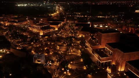 أجواء ليلية في مدينة مضاءة الدرعية, مركز ومعلم ثقافي سياحي تاريخي سعودي مشهور في وقت الليل، منتزه ومطل البجيري المضاء في النهار، مشروع تطوير الدرعية التاريخية في مدينة الرياض بالمملكة العربية السعودية، القرية التراثية والمباني الاثرية