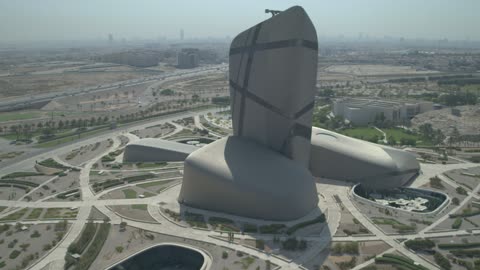 مركز الملك عبد العزيز الثقافي العالمي (إثراء) في مدينة الظهران بالمملكة العربية السعودية، تصوير درون جوي  لمبنى المركز،  الفن الهندسي المعماري، جمال مبنى مركز الملك عبد العزيز، معالم ثقافية، السياحة في السعودية