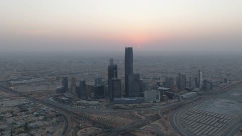 مركز الملك عبد الله المالي (كافد)، الفن الهندسي المعماري للأبراج وناطحات السحاب، أبراج مالية ومنشآت اقتصادية في مدينة الرياض، النمو والتطور العمراني لمعالم الرياض المشهورة