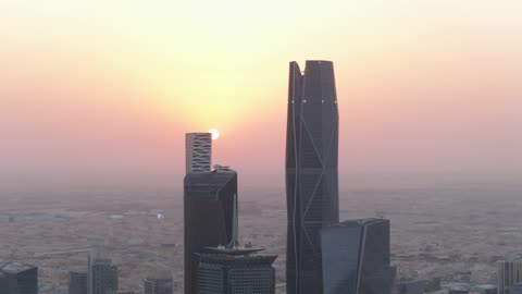 مركز الملك عبد الله المالي (كافد)، الفن الهندسي المعماري للأبراج وناطحات السحاب، أبراج مالية ومنشآت اقتصادية في مدينة الرياض، النمو والتطور العمراني لمعالم الرياض المشهورة