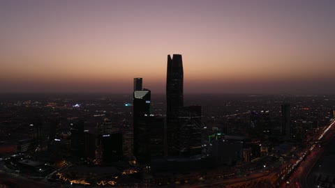 مركز الملك عبد الله المالي (كافد)، الفن الهندسي المعماري للأبراج وناطحات السحاب، أبراج مالية ومنشآت اقتصادية في مدينة الرياض، النمو والتطور العمراني لمعالم الرياض المشهورة