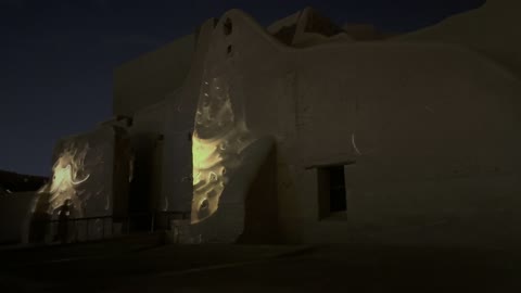 أسوار الدرعية القديمة الطينية, احتفالات ومهرجانات في الرياض في المملكة العربية السعودية, مطل ومنتزه البجيري المضاء في حي الطريف في الليل، اماكن سياحيه ترفيهيه اثريه مشهوره, اماكن ومعالم سياحيه تراثية , أسوار قصر سلوى في الدرعية القديمة