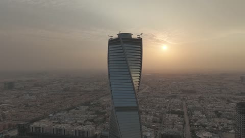 النمو والتطور العمراني، برج المجدول في مدينة الرياض ، الفنون الهندسية المعمارية لناطحات السحاب في المملكة العربية السعودية، معالم الرياض السياحية، المباني والأبراج التجارية المشهورة