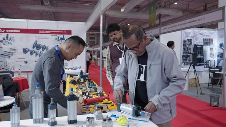 فرص استيراد وتوريد فى السعودية, معرض البيت الصيني بالرياض يوم 24 من ديسمبر، ربط الموردين الصينيين بالسوق السعودي ، شراكات أعمال واستثمار