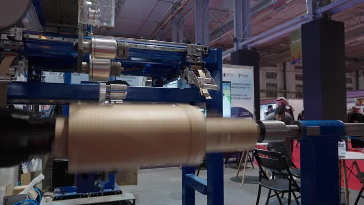 ماكينة كهربائية ضخمة ,تعزيز التعاون التجاري بالرياض يوم ٢٢ من ديسمبرفى المملكة السعودية ، فرص تجارية واستثمارية واعدة, تجربة مباشرة لأحدث الهواتف والأجهزة الذكية فى معرض البيت الصيني