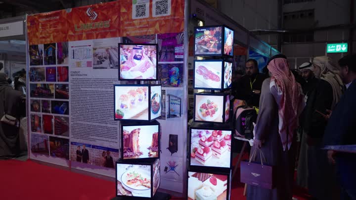 تعزيز التعاون التجاري بالرياض يوم ٢٢ من ديسمبرفى المملكة السعودية ، فرص تجارية واستثمارية واعدة ,  تجربة وصفة طعام جديدة, حامل عرض دوار فى معرض البيت الصينى