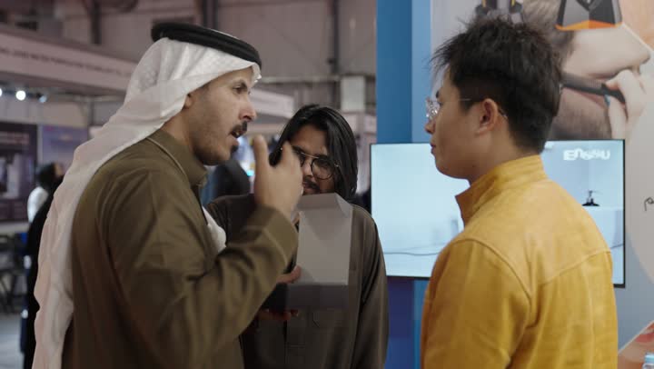 فرصة للتفاوض على السعر والطلب بالجملة والتصنيع الخاص, رابط مباشر بين المستورد السعودي والمصنع الصيني بدون وسيط, تعزيز التعاون التجاري بالرياض يوم ٢٢ من ديسمبرفى المملكة السعودية ،معرض البيت الصينى, فرص تجارية واستثمارية واعدة