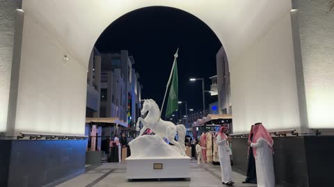تمثال حصان معرض وهج فيلاجيو الشرقية ليلاً